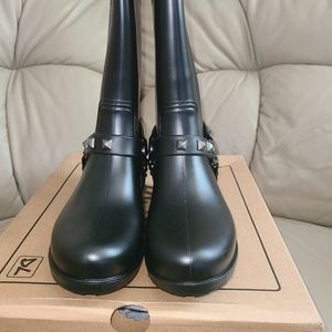 Dirty Laundry Rainboot Size 7
